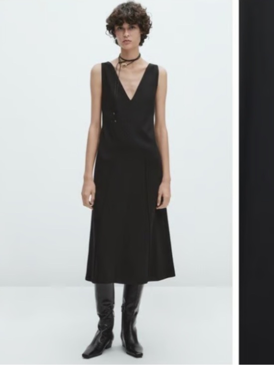 Massimo Dutti Dresses & Skirts - Massimo Dutti Casual Style Black V-Neck Midi Dress with Strap. Size XL